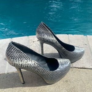 Steve Madden Black and Cream Stiletto Heels